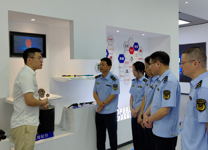 溫州市商業秘密保護聯盟的調研診斷組來到浙江中瑞橡膠高分子材料股份有限公司，開展商業秘密保護水平的評估和改進工作。這次調研由溫州市市場監督管理局和瑞安市市場監督管理局的領導帶領，調研組成員包括溫州市商業秘密保護聯盟秘書長譚浩和制度委卓東東等人。