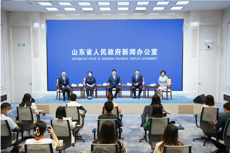 山東省政府新聞辦舉行了第二場(chǎng)民營企業(yè)家記者見面會(huì)，與會(huì)嘉賓包括賽輪集團(tuán)董事長劉燕華女士。會(huì)上，劉燕華女士與與會(huì)媒體就賽輪集團(tuán)的發(fā)展進(jìn)行了深入交流，并回答了記者們的提問。