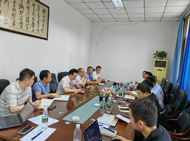 四川路易投資管理有限公司副總經(jīng)理龍維軍一行前往海大集團(tuán)進(jìn)行了學(xué)習(xí)交流，加深了雙方的合作關(guān)系。