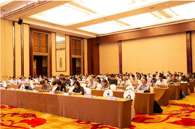 除了會議交流，年會期間還舉辦了案例展示和專業(yè)展覽，為參會者提供了更多的展示與學習機會。