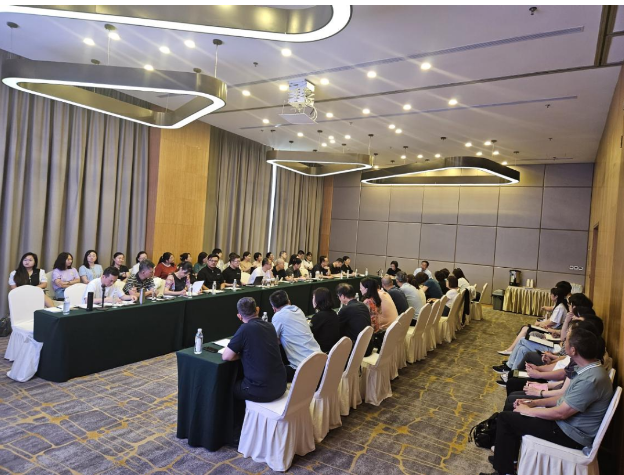 于濤秘書長以生動的比喻總結了骨架材料行業的特點和專委會的工作特點，并分享了營造良好工作氛圍的心得體會。