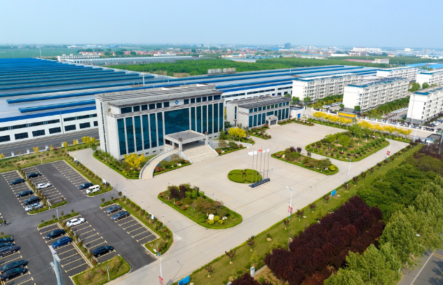 山東興達(dá)鋼簾線有限公司成功5.988MW分布式光伏發(fā)電項(xiàng)目順利并網(wǎng)。首日發(fā)電量高達(dá)29140kWh。這標(biāo)志著興達(dá)公司繼新一廠7.6MW光伏發(fā)電站成功并網(wǎng)后的又一重要進(jìn)展，也是其第二座分布式光伏發(fā)電站的亮相。