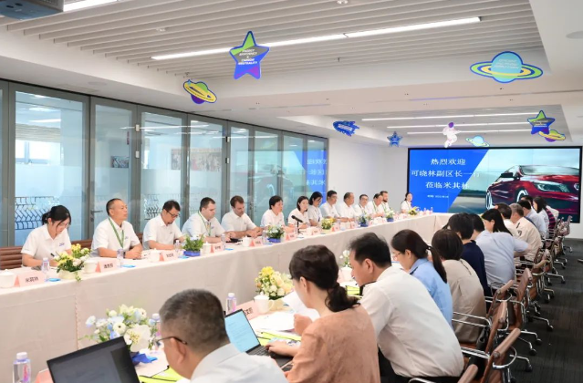 可曉林副區長提到，目前米其林輪胎一期工程已竣工驗收，項目二期工程要在一期的基礎上，打造“超級靈活的綠色、智能、可持續的未來工廠”，各相關部門要做好政策解答，與企業共同研究，合力推動項目平穩有序開展。