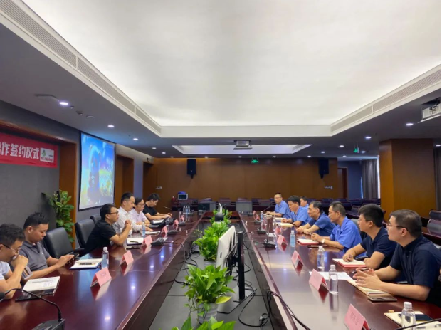 在簽約儀式上，雙方高管進行了對后續合作發展模式的探討和規劃。后續零跑汽車未來的高端車型將嘗試搭載中策橡膠的高端旗艦輪胎產品，雙方致力于打造出國產新能源車配國產輪胎的熱銷車型，為中國新能源汽車事業貢獻力量。