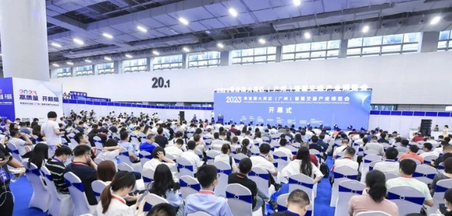 2023粵港澳大灣區(qū)(廣州)智慧交通產業(yè)博覽會于8月24-26日盛大開幕。在這個為期三天的盛會上，城市智慧交通領域的創(chuàng)新與融合成為了焦點。以“高質量 開新局”為主題的本次博覽會聚焦于構建立體交通產業(yè)生態(tài)，涵蓋了智慧交通、智慧港口、智慧停車、軌道交通、國際客車與新能源車輛等主題。