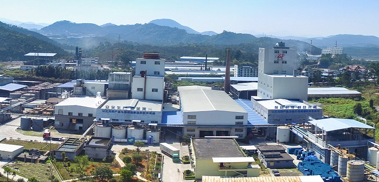 福建省三明市召開了一場民營經濟發展座談會，旨在聽取民營企業對產業發展的意見和建議。在會上，三明正元化工有限公司的董事長曾土兒分享了該公司的發展歷程和關于白炭黑產業的見解。