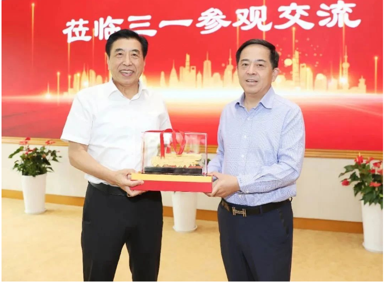 向文波對袁仲雪一行的到訪表示熱烈歡迎，并向他們介紹了三一集團的整體情況以及雙方合作的歷史和成果。他表示，作為各自領域的領軍企業，三一集團愿意與賽輪集團在輪胎、橡膠零部件等領域進一步加強合作，共同致力于提升產業競爭力，實現做強做優做大的目標。