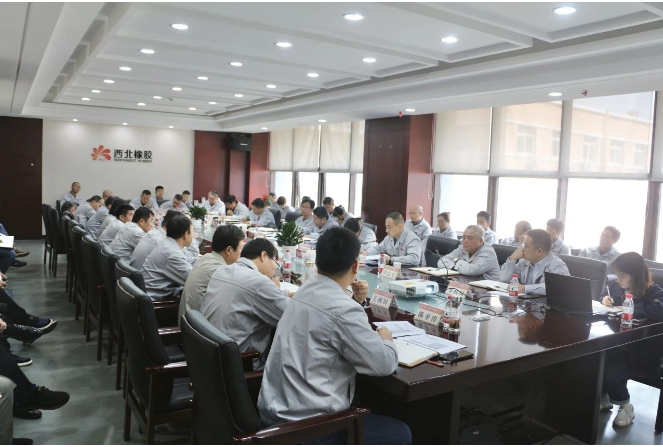 張航偉總經理強調了增強使命感，全員要團結拼搏，全速沖刺四季度。四季度是全年的關鍵節點，也是來年的起點，因此需要全員共同努力，確保公司能夠提前實現目標，為未來的發展打下堅實的基礎。他鼓勵員工在本職崗位上努力工作，注重細節，確保各項工作的進展和質量，以書寫新的經營創效篇章。