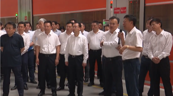胡廣杰副省長在參觀現場表示，對三元公司近年來在數字化和智能化方面取得的成就表示高度贊賞。他鼓勵企業繼續大力創新，持續深化改革，保持強勁的活力，力爭成為江蘇省數字經濟的典范企業。