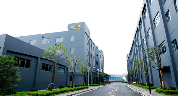 金力泰是一家集科研、生產、銷售和服務于一體的高性能工業涂料民族品牌領軍企業。公司在高性能環保汽車原廠涂料領域已深耕二十余年，其產品廣泛應用于乘用車、商用車、摩托車/電動車、農用機械、工程機械、輕工零部件以及建筑幕墻的防護與裝飾。憑借深厚的技術積累和自主研發能力，金力泰成為少數幾家能夠向客戶提供涂裝全套解決方案的涂料企業。
