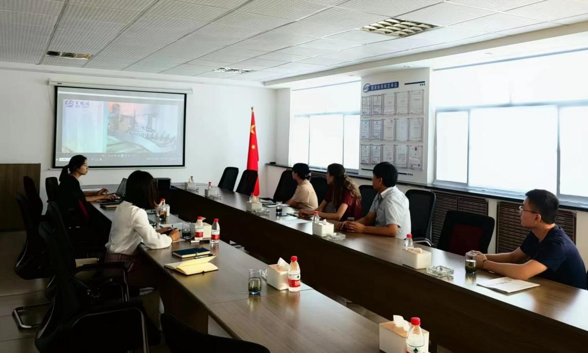 來自德國的Quaddro集團四名代表蒞臨青島百瑞福橡塑有限公司生產基地，進行商務交流和實地考察。