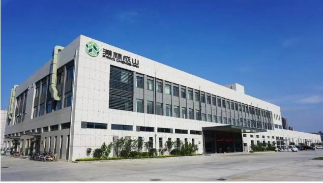 美國SEMA SHOW一直以其高度專業化而著稱，是世界各大汽配展中備受矚目的盛會，每年吸引數十萬車主和專業人士前來參觀。據官方消息，本次展會將有超過2,000種新品首次亮相，吸引來自全球100多個國家的150,000多名專業買家。
