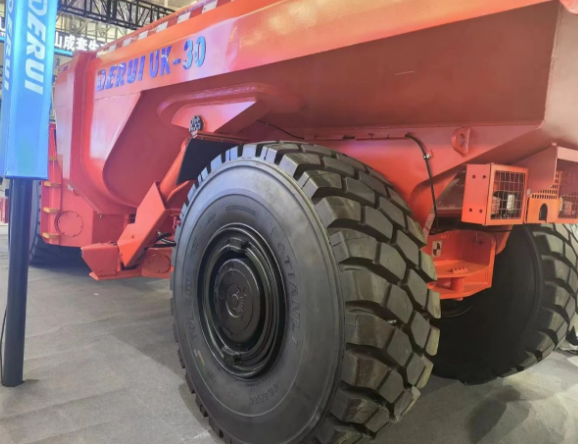 天力輪胎隆重發布國內第一條45/65R45全鋼工程子午胎