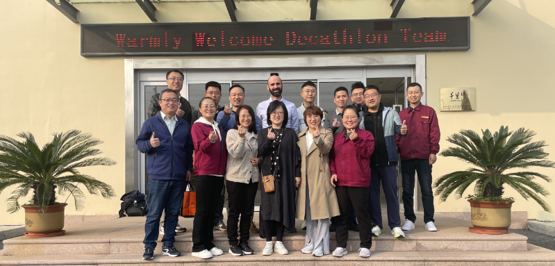 此次迪卡儂團隊的訪問不僅增強了雙方的合作黏性，打通了信息壁壘，更讓大家深刻感受到了ONE TEAM ONE DREAM的凝聚力。Antoine先生表示將與千里行緊密合作，進行更多開創(chuàng)性的合作，攜手實現(xiàn)雙方的高質(zhì)量發(fā)展。