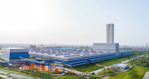 據悉，5G工廠并非簡單的生產場所，而是充分運用新一代信息通信技術，包括以5G為代表的技術，通過新建或升級產線、車間、工廠等生產場景，實現廣泛的生產單元連接、深度信息運營融合、充分利用數據要素、高效賦能創新應用的先進工廠。